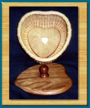 Nantucket 6" Heart with Lid